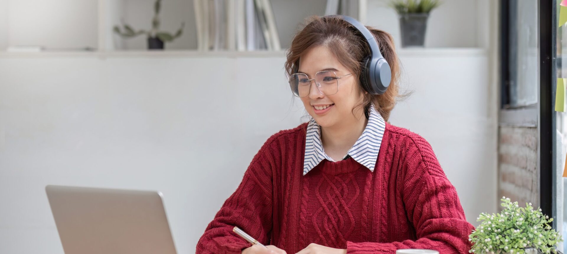 Asian,Female,Student,Study,Online,In,Class,,Study,Online,,Wearing