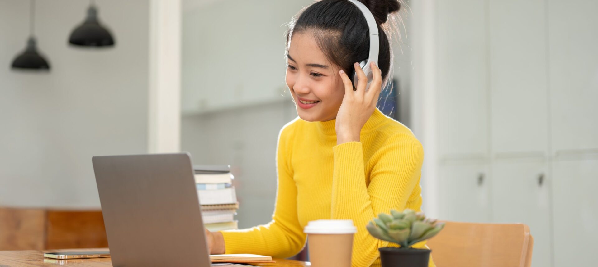 A,Beautiful,And,Cheerful,Young,Asian,Female,University,Student,Is